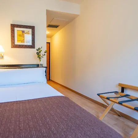 Hotel Glories-2