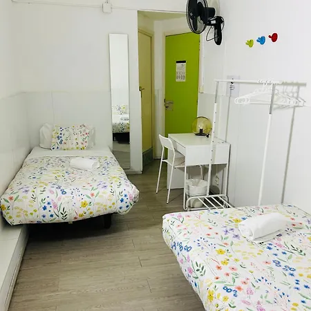 Central And Basic Universitat For Young Hostel-2