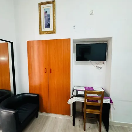 Hostal Mont Thabor-2