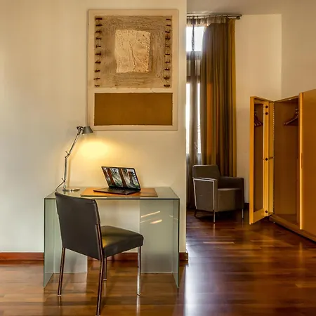 Mercer House Boria Bcn-3