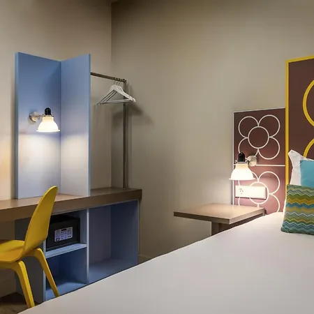 Ibis Styles Barcelona Centre-2