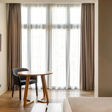 Uma Suites Pau Claris-3