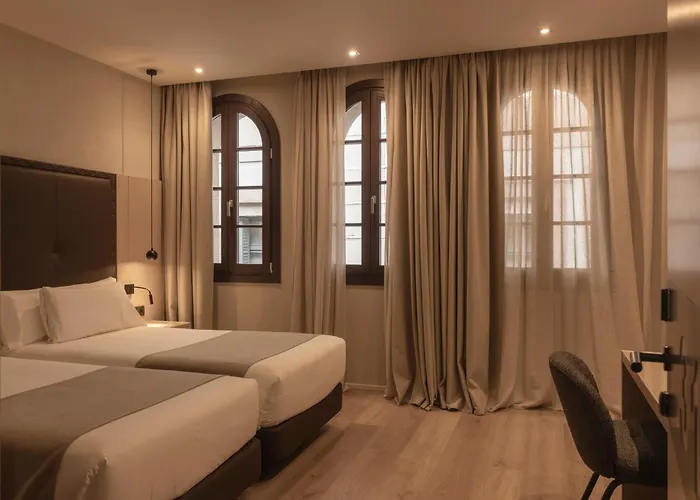 Gran Hotel Barcino 4 Estrellas Superior Barcellona